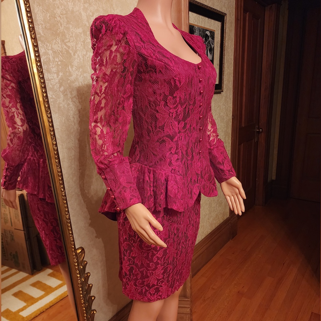 Stunning Vintage A La Carte California Skirt Suit 9/10